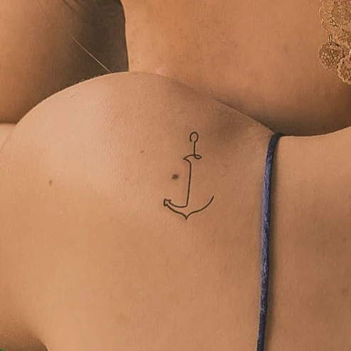 Tatouage d'ancre à une ligne
