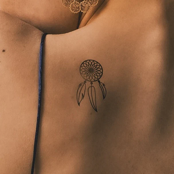 Tatouage attrape-rêves simple