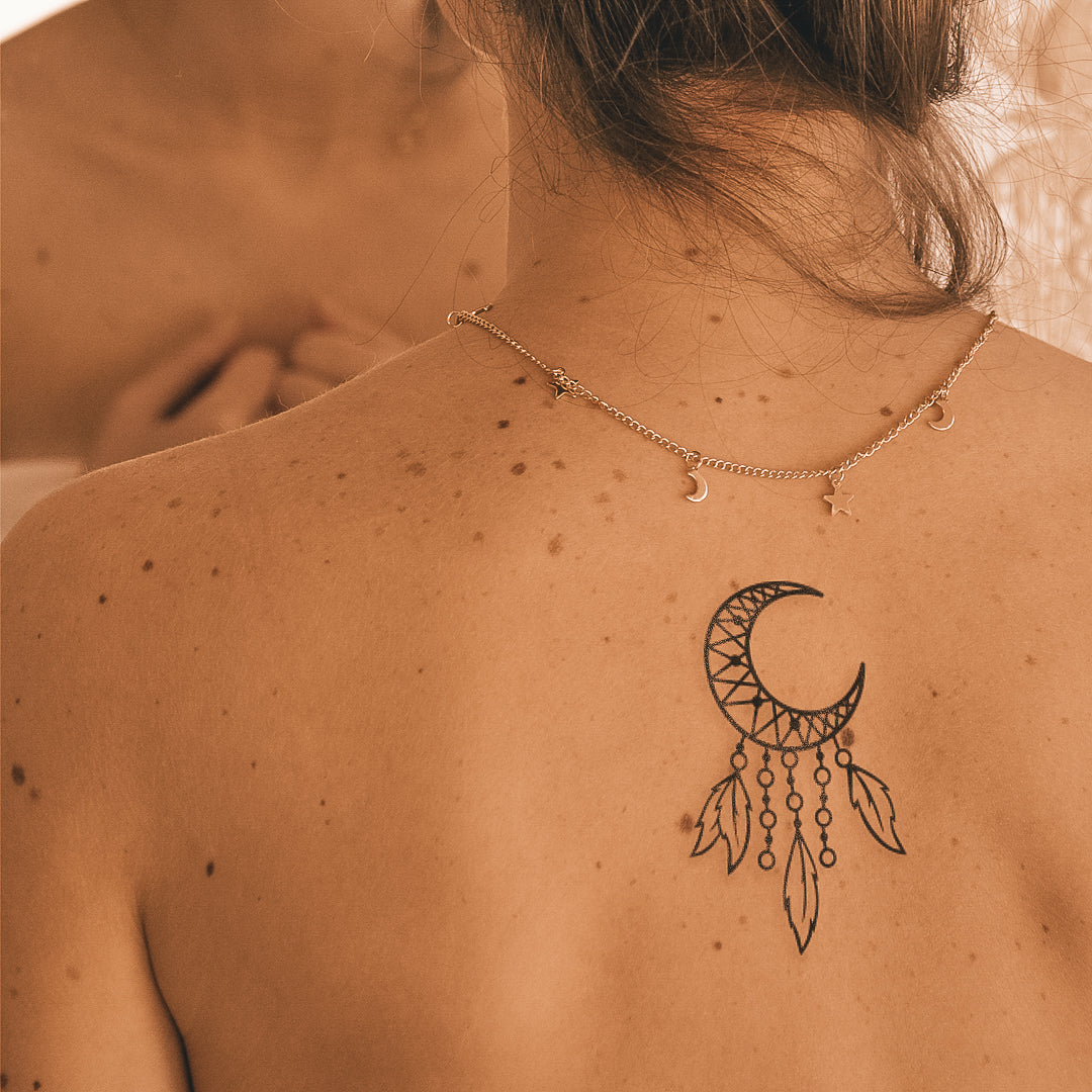 Tatouage attrape-rêves lunaire