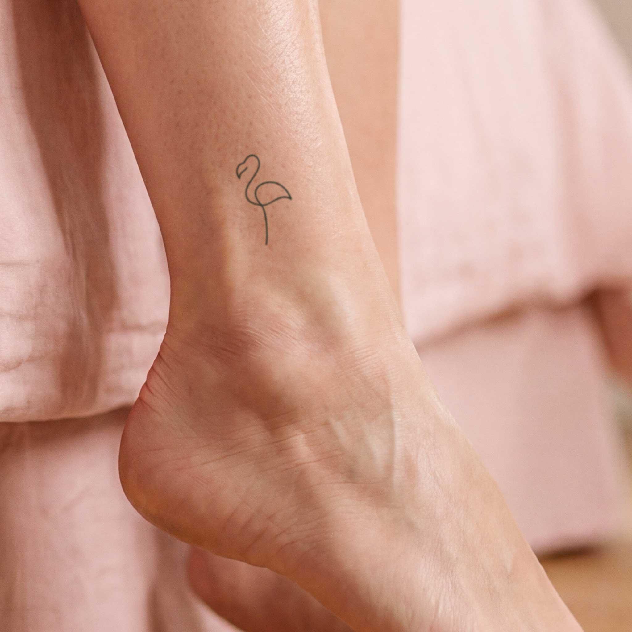 Tatouage Flamant rose en une ligne