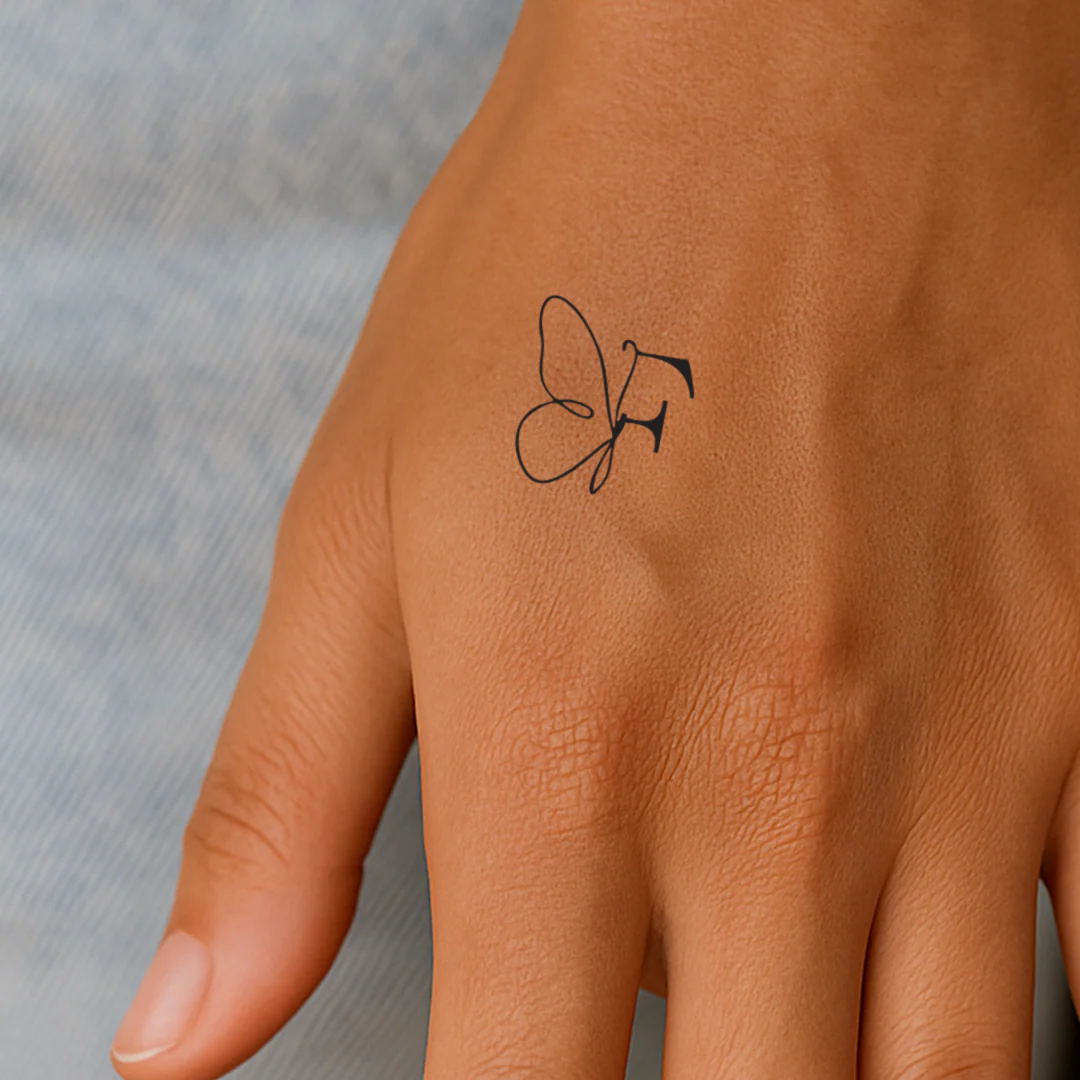 Tatouage papillon avec initiales (A-Z) - Image 16
