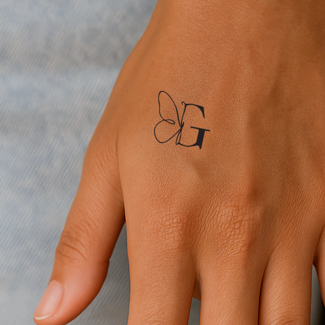 Tatouage papillon avec initiales (A-Z) - Image 19