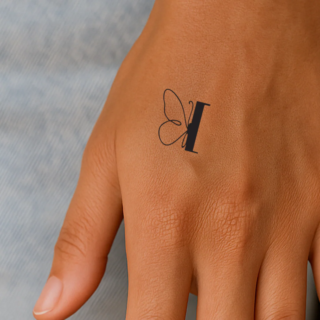 Tatouage papillon avec initiales (A-Z) - Image 25