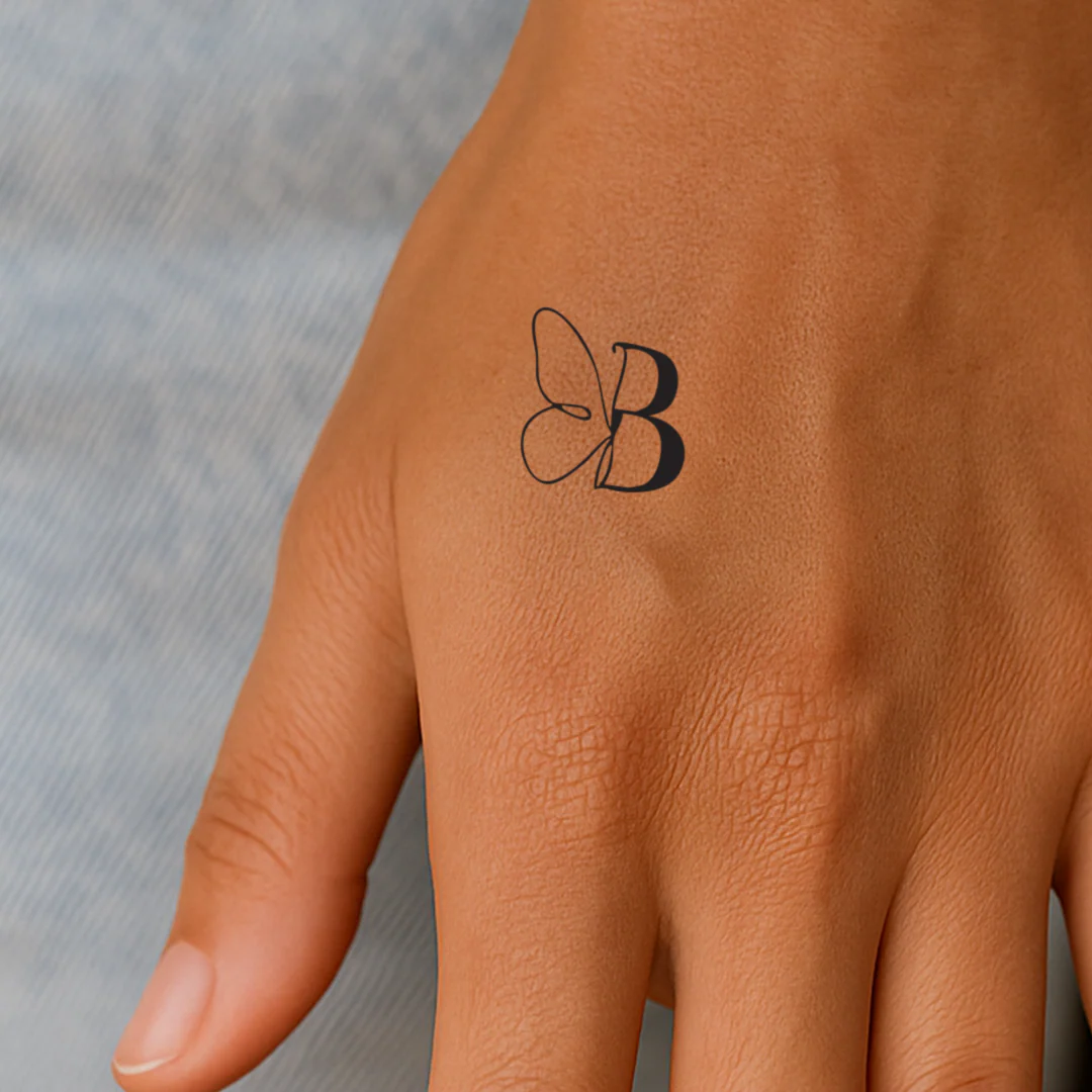Tatouage papillon avec initiales (A-Z) - Image 4