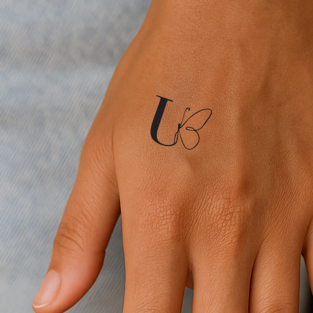 Tatouage papillon avec initiales (A-Z) - Image 61