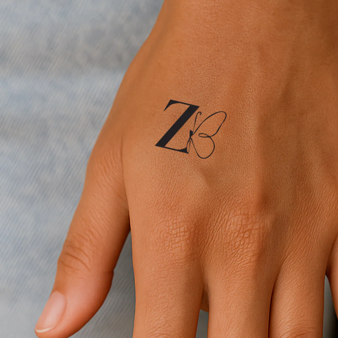 Tatouage papillon avec initiales (A-Z) - Image 76