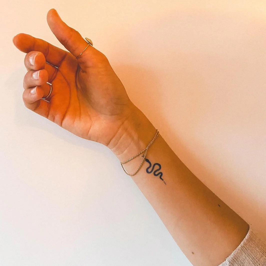 Petit tatouage de serpent