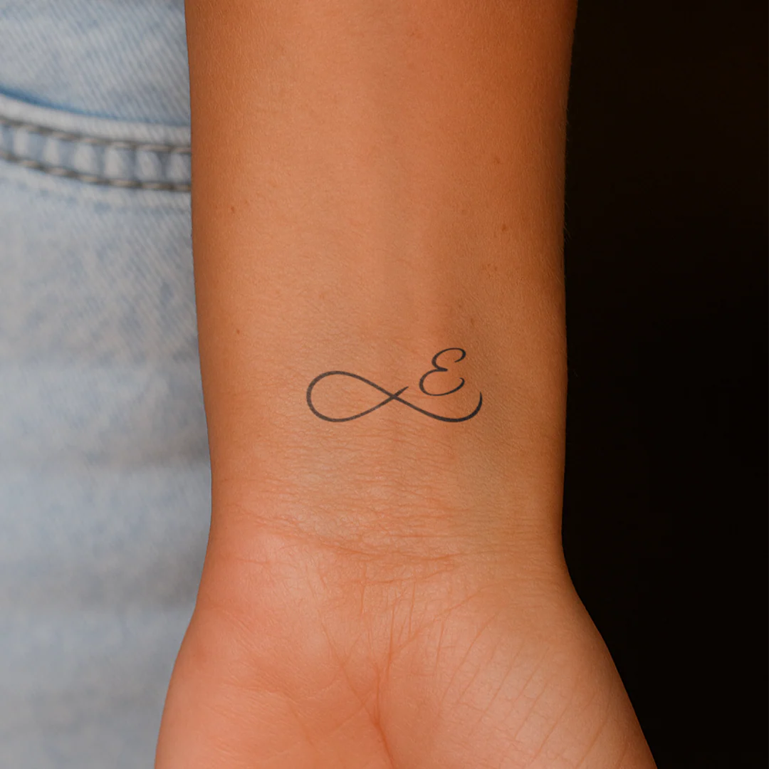 Tatouage infini avec initiales (A-Z) - Image 13